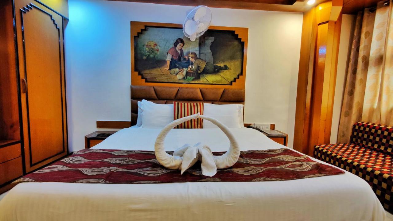 Auckland Hotel And Restaurant Near Mall Road 西姆拉 外观 照片