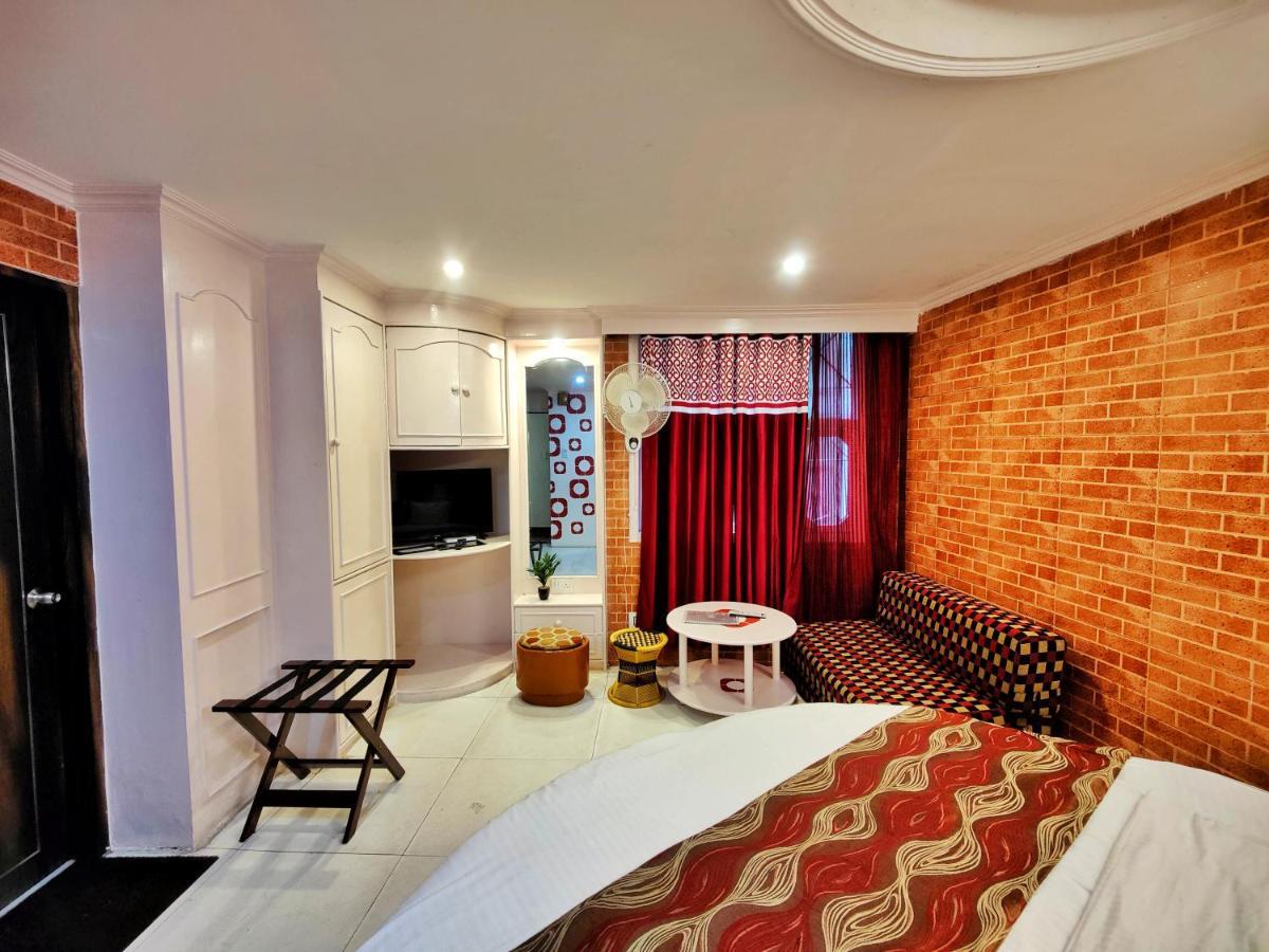 Auckland Hotel And Restaurant Near Mall Road 西姆拉 外观 照片